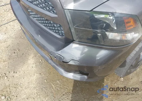 2018 Ram 1500 Express 4X2 5'7 Box z USA, uszkodzony, nr VIN 1C6RR6KG5JS304786